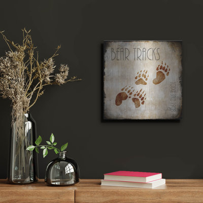 «Moose Lodge 2 Bear Tracks» par Lightbox Journal
