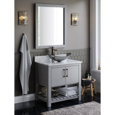 Meuble-lavabo de 30 po avec comptoir en marbre de Carrare, lavabo en verre et quincaillerie bronze huilé