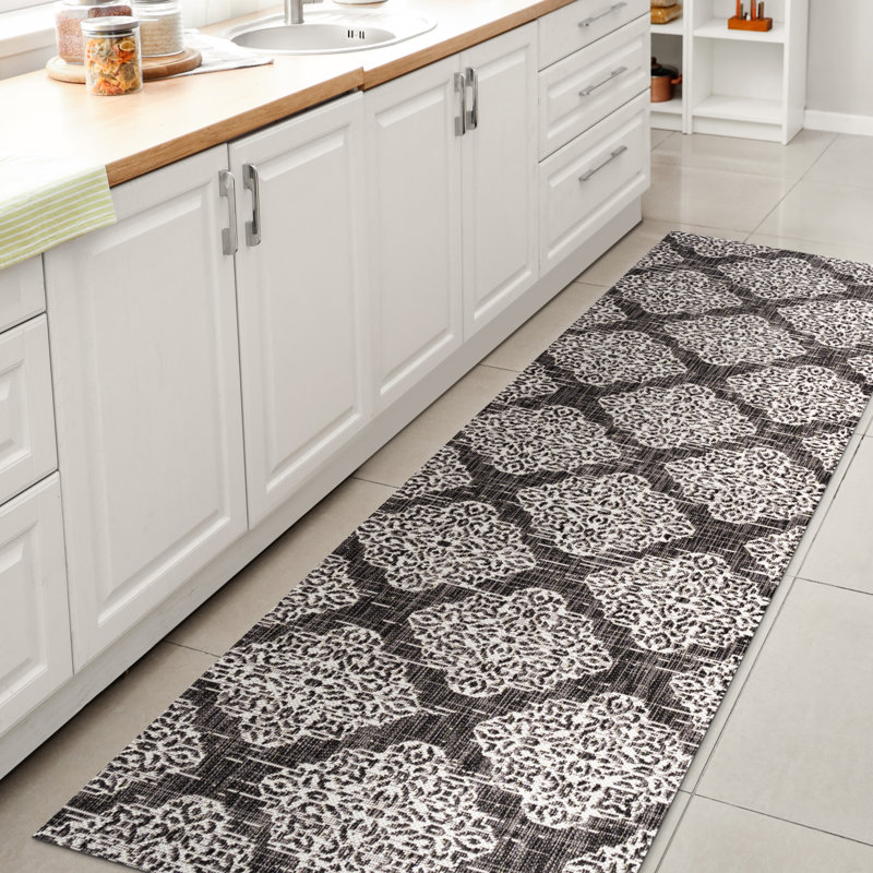Hysell Ornate Medallions Black/Ivory Indoor/Outdoor Rug, Runner 2'2" x 10'