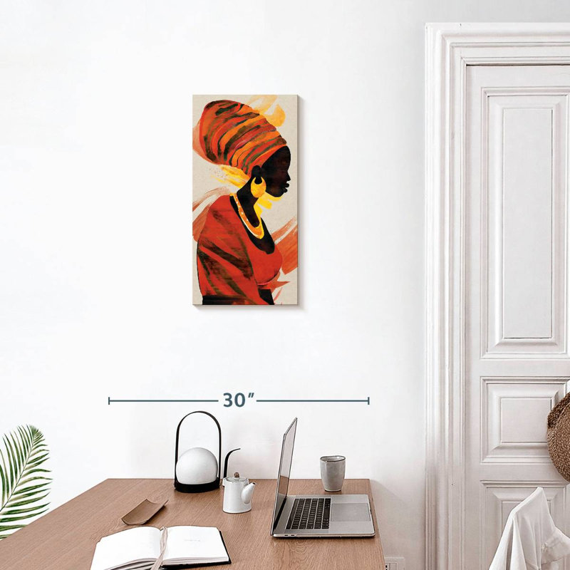 Femme en tenue africaine, H 24 po x l 12 po