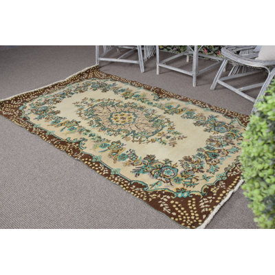 Tapis turc rétro à motif floral Oushak idéal pour les espaces de salle à manger et de chambre à coucher en jaune