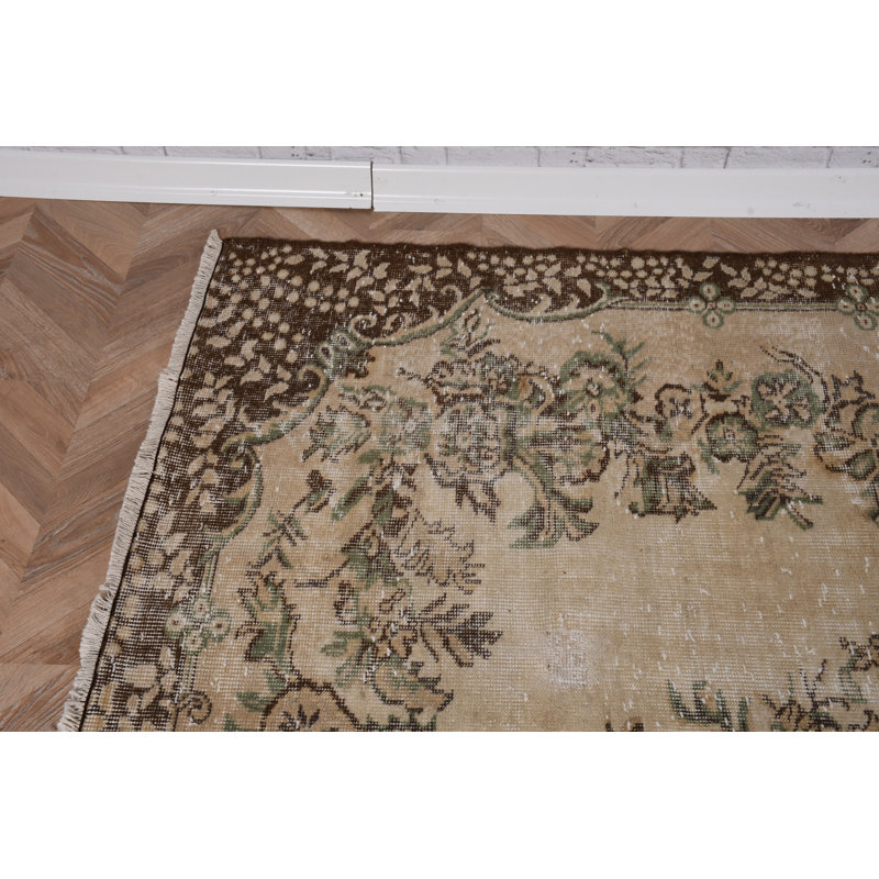 Tapis turc rétro de style Oushak discret idéal pour les espaces de salle à manger à grande échelle et une palette brune aux accents colorés