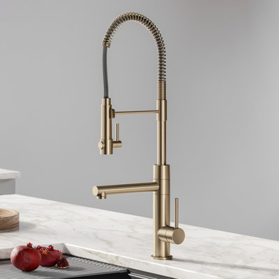 Robinet de cuisine à 2 fonctions de style commercial avec pré-rinçage et remplisseur de pot KRAUS Artec Pro