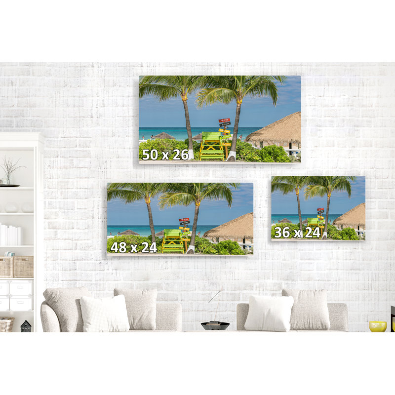 «Mccutchen Caribbean Ocean and Palm Tree Views & City Signs», reproduction de photo sur toile tendue