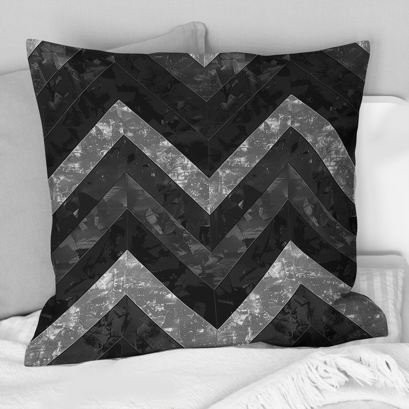 Coussin décoratif transitionnel à chevrons noir et gris III, H 18 po x l 18 po