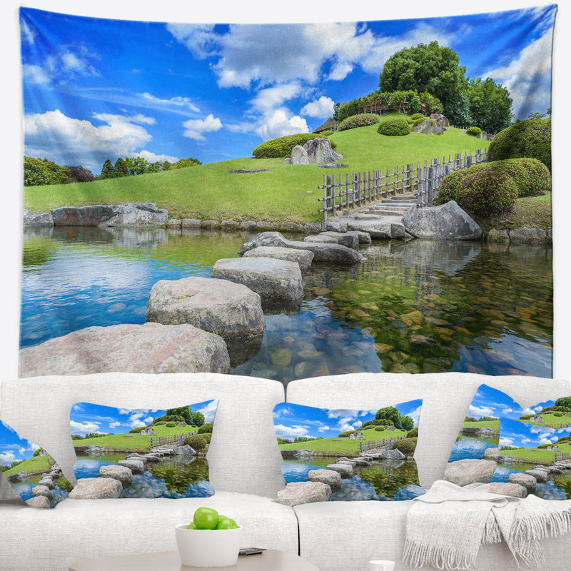 Paysage, jardin japonais dans la tapisserie d'Okayama, H 68 po x l 80 po