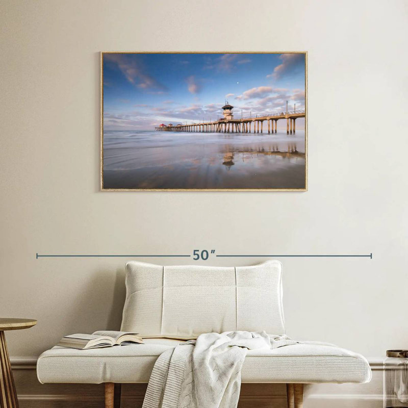 Coastal Huntington Pier, Cadre flottant en bois naturel, 37 po x 25 po