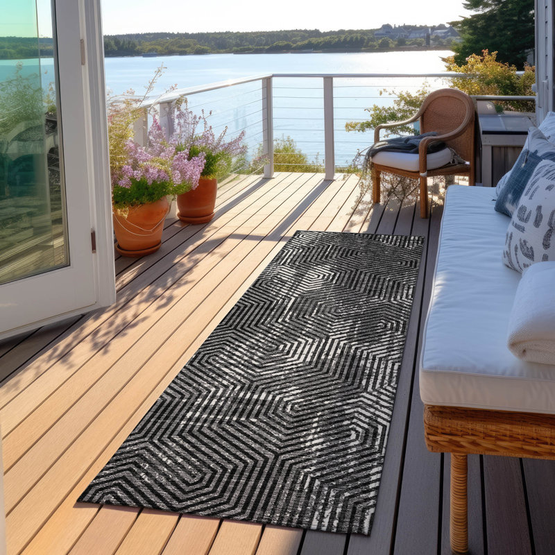 Maliana Washable Geometric Indoor / Outdoor Rug, Runner 2'3" x 7'6"