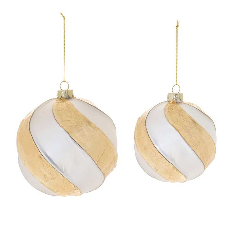 Ornement boule en verre patiné