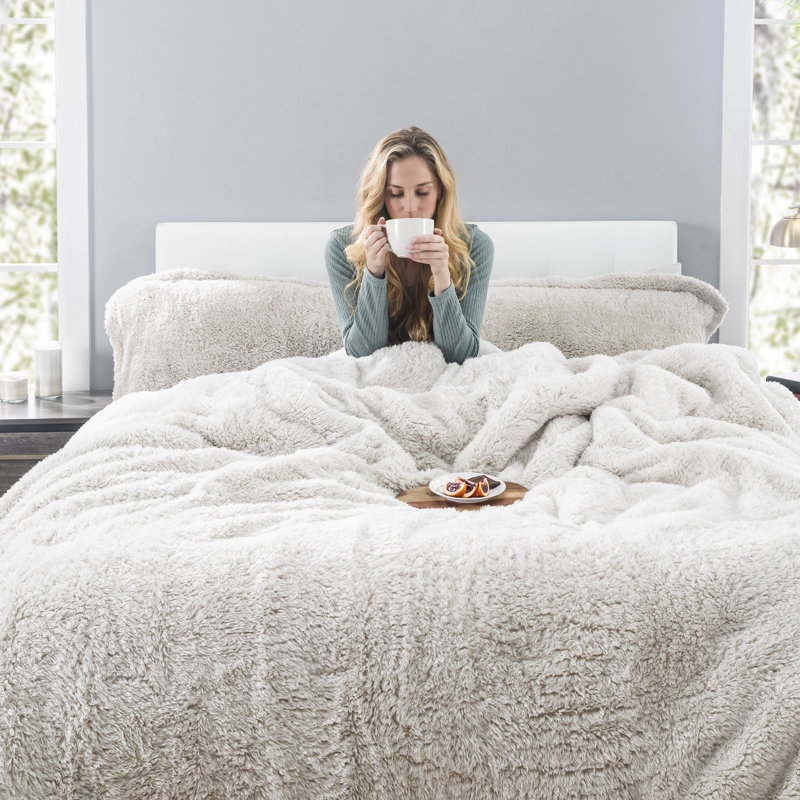 Box Stitch Comforter Set, King Comforter + 2 King Shams, Gray/Beige