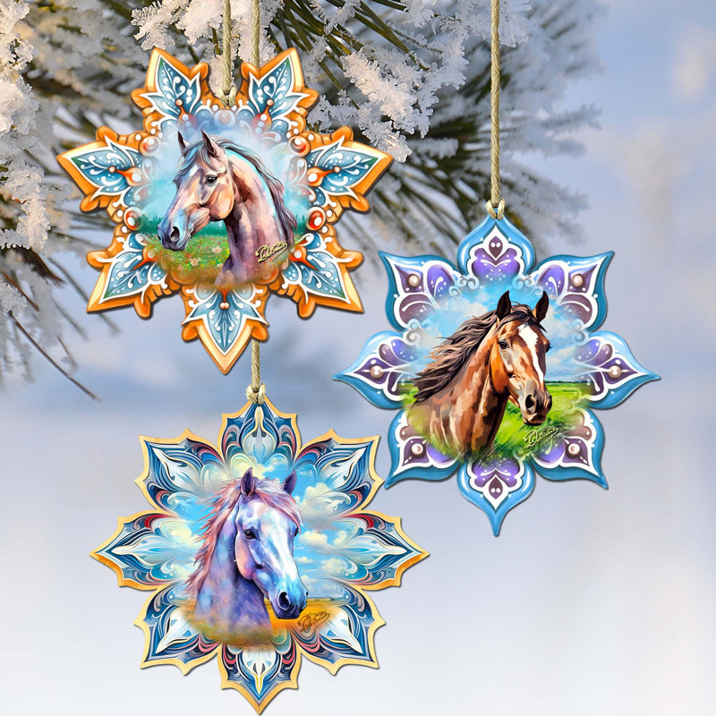 Ensemble de 3 décorations en forme de flocons de neige en bois par des chevaux par Debrekht