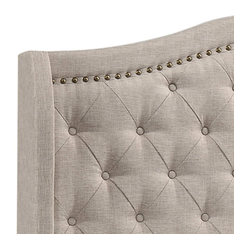 Grand lit à oreilles tapissier cuivré beige, rembourré doux, dossier haut pour chambre à coucher, ambiance moderne et classique enveloppée de tissu, aspect raffiné
