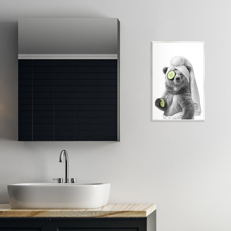 «Fun Bear Face Mask» par Annalisa Latella, H 19 po x l 13 po