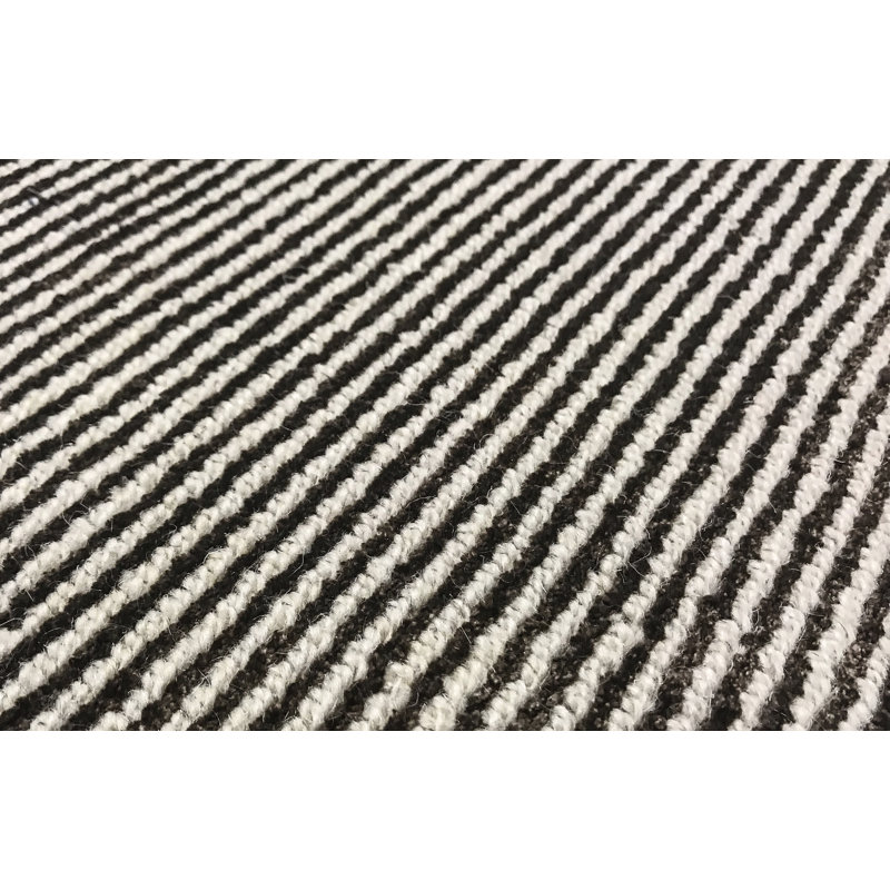 Wool Area Rug in Brown, Rectangle 5'9" x 8'9"