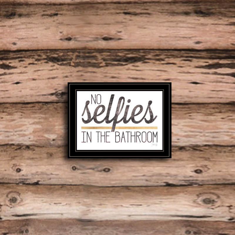 "no Selfies In Bathroom Print By", cadre mural, 15,15 "x 21,02", papier multicolore, noir prêt à accrocher, profondeur 21,02 ", hauteur 15,15", cadre