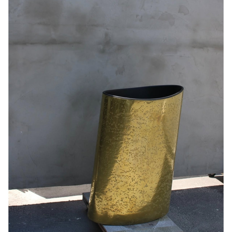 Lavabo sur pied en laiton vieilli texturé 33,9 po Vast Studio avec lavabo sur pied sculpté avec silhouette moderne incurvée et finition mate de luxe sans couture