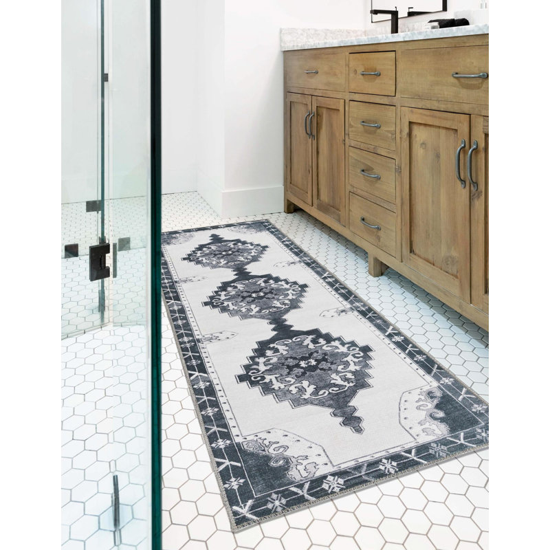 Antwane Oriental Indoor Rug, Runner 2' x 6'