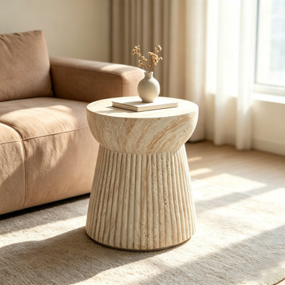 Table d'appoint de patio avec texture béton de travertin
