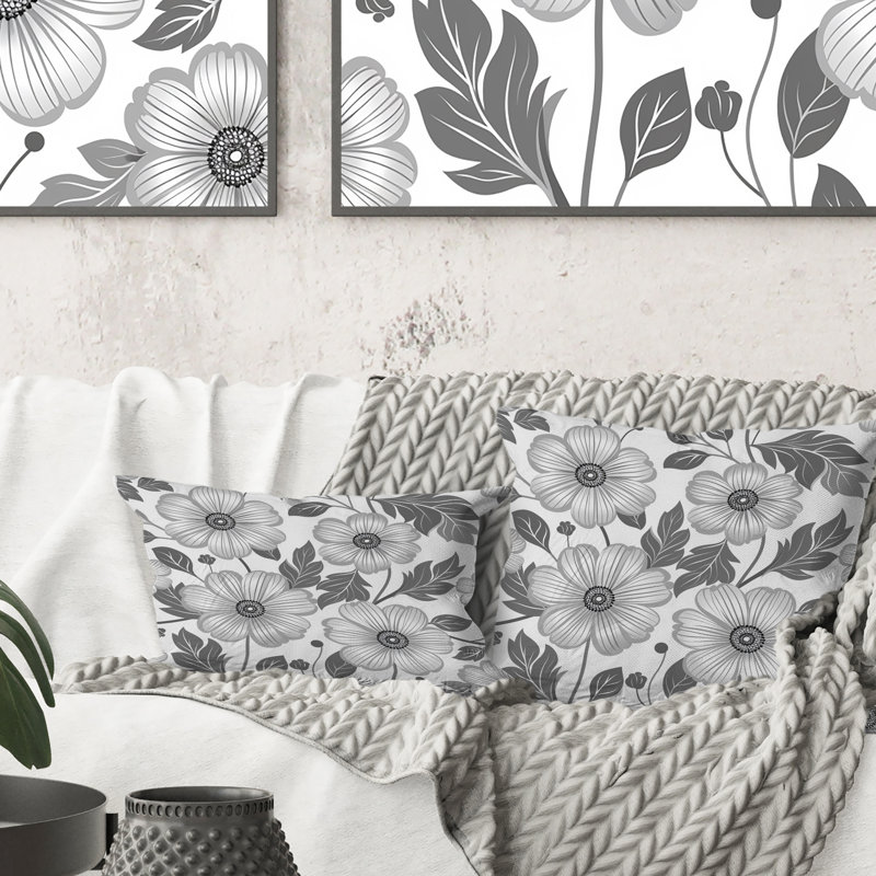 Coussin décoratif gris et blanc à motif floral Blooms I, H 16 po x l 16 po
