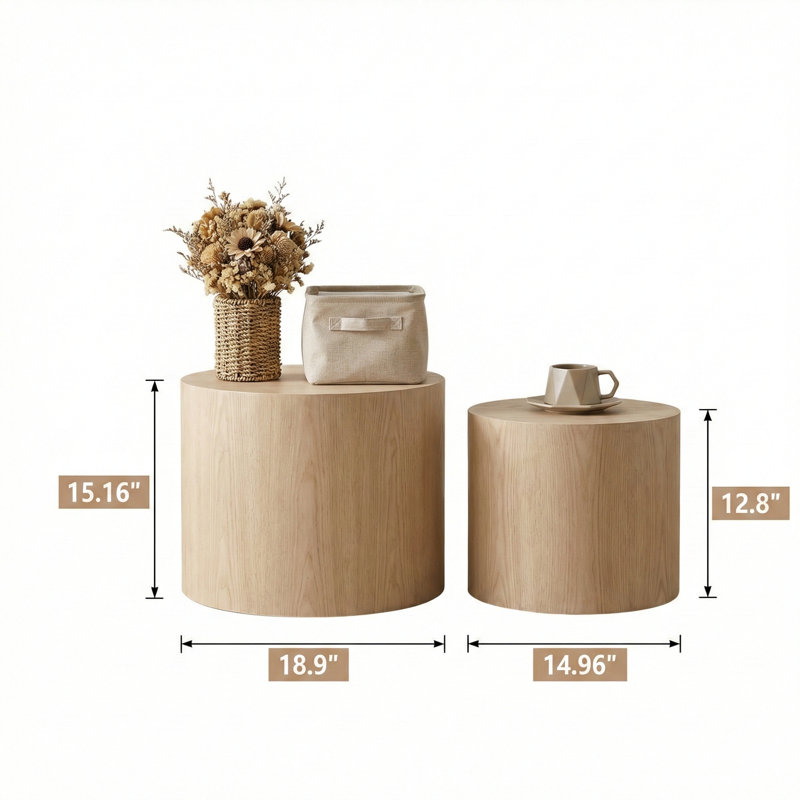 Ensemble de tables basses gigognes 2 tables rondes en bois. Tables circulaires modernes pour petits espaces dans le salon ou la chambre à coucher, servant de tables d'appoint ou de bout.