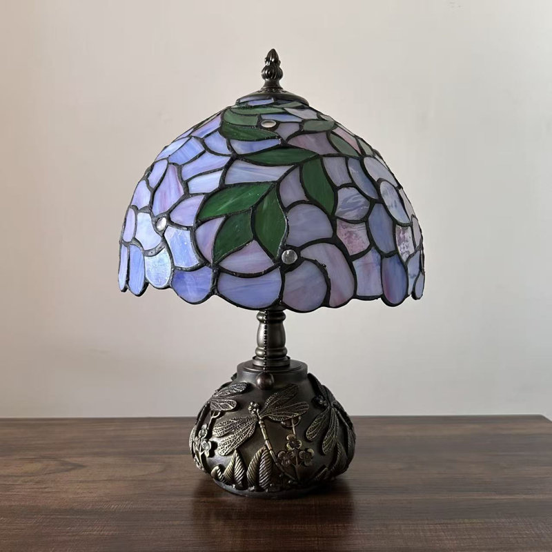 Lampe de table Haruko en verre teinté bleu avec feuilles vertes et base de libellule avec ampoule DEL incluse H 14 po x l 10 po