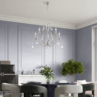 Lustre classique à 5 lumières de style bougie avec détails en cristal Maines