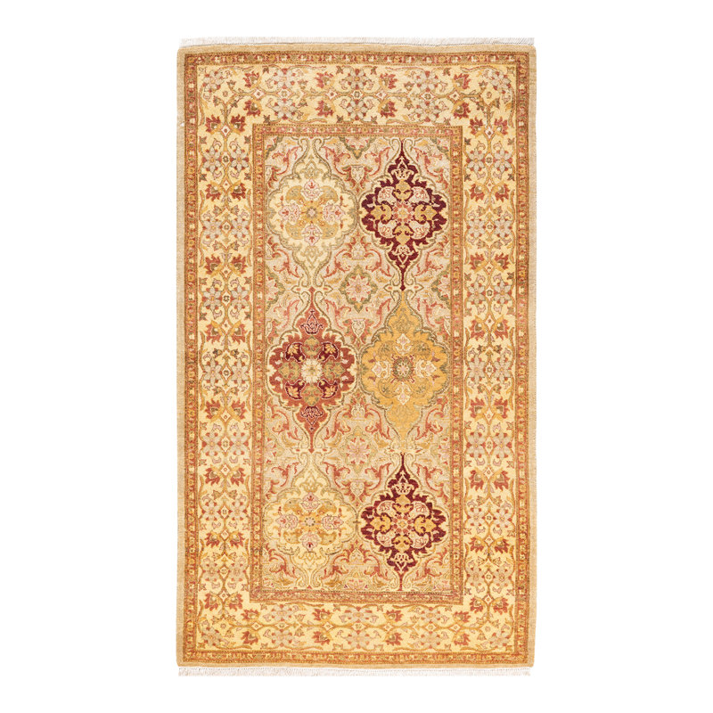 Tapis unique ivoire / jaune / rouge noué à la main 3 pi 2 po x 5 pi 5 po Mogul