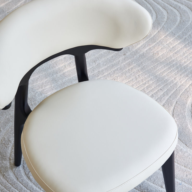 Ensemble de 2 chaises de salle à manger modernes entièrement assemblées, similicuir beige avec pieds en bois massif, Noir