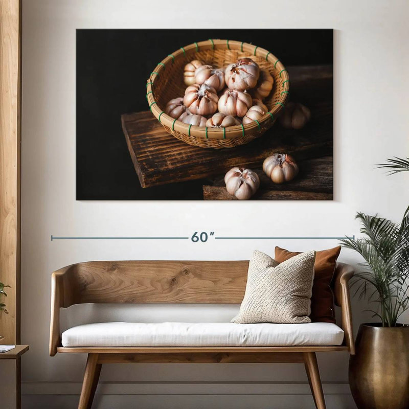 Yarlin Garlic, 34" H x 51" W