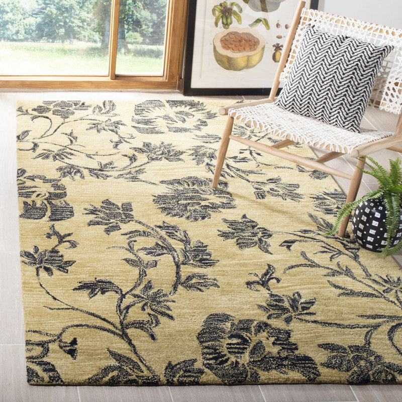 Soho Hand Tufted Wool And Viscose Floral Rug, Rectangle 3'6" x 5'6"
