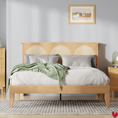Cadre lit double / grand Boho, lit en bois massif avec tête de lit en rotin naturel et lumières, lit plateforme en bois sans sommier
