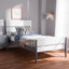 Lit plateforme simple en lattes de bois massif Axente, blanc / gris H 41,34 po x l 42,13 po x L 77,01 po