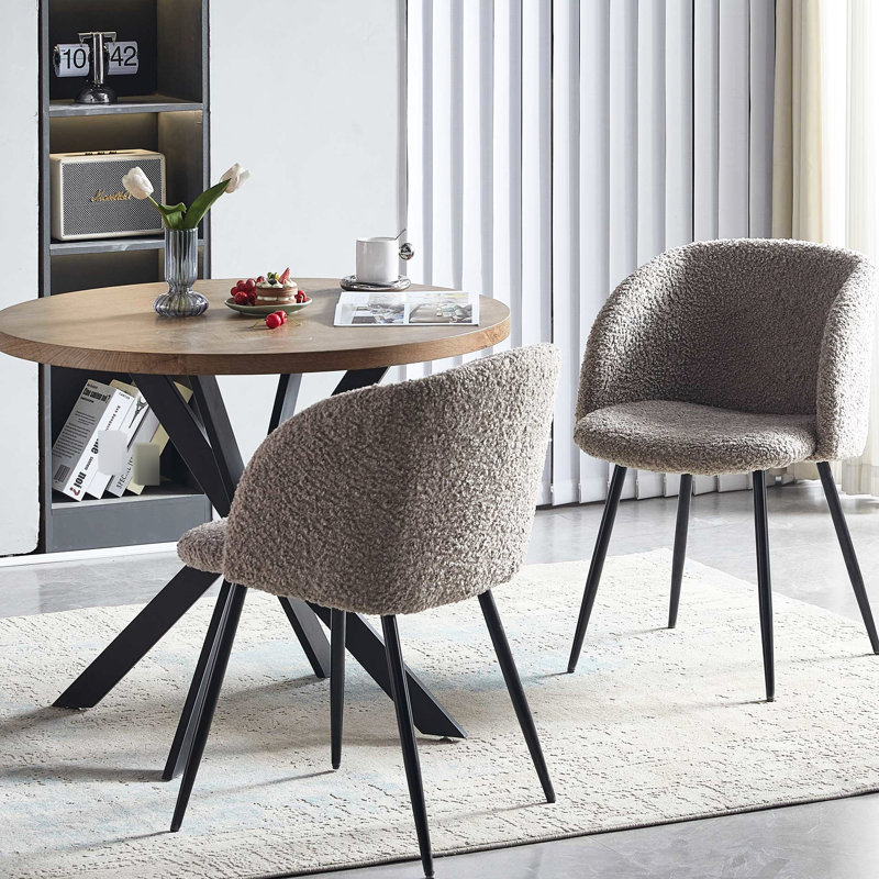 Ensemble de 2 chaises de salle à manger avec accoudoirs en fausse fourrure ajustée Ajuster Legs (brun clair)