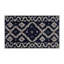 Tapis gris soyeux et moelleux-499833082