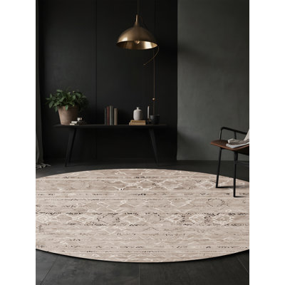 Tapis gris soyeux et moelleux