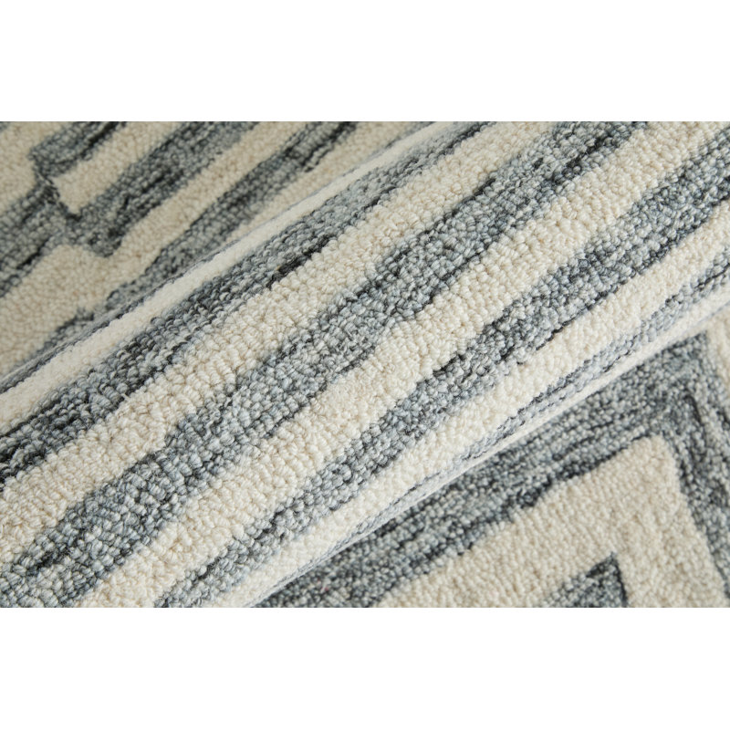 Wallace Modern Geometric Gray Area Rug, Rectangle 5' x 8'