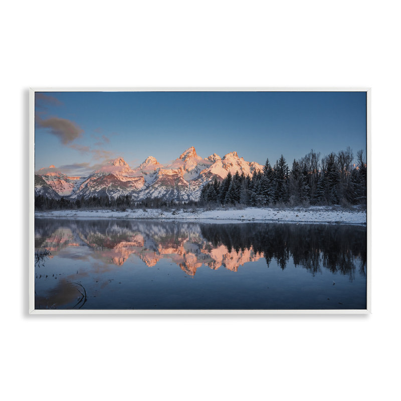 Grand Morning View, giclée encadrée, design par Jared Kreiss, H 12 po x l 18 po, Estampe numérique encadrée blanc bord de mer