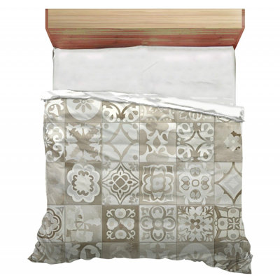 Trendy Floral Plush Bedding