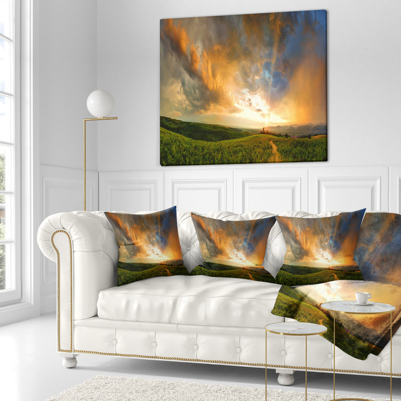 Coussin majestueux paysage imprimé coucher de soleil avec nuages de tempête, 18 po x 18 po, Coussin décoratif