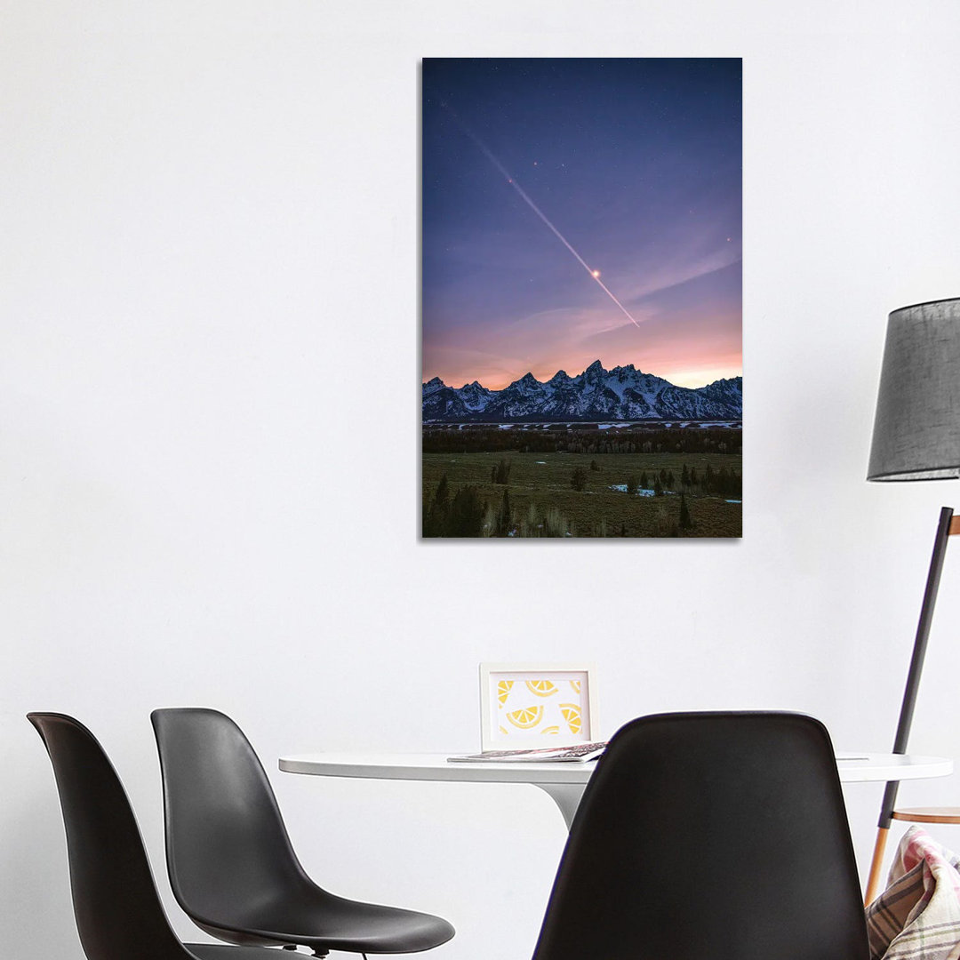 Grand Teton Blue Hour Mountain Range I von Alex G Perez - Ohne Rahmen Galerie-verpackte Leinwand Giclée auf Leinwand