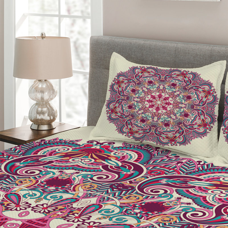 Puppy Eclectic Polyester Coverlet, King Bedspread + 2 Shams