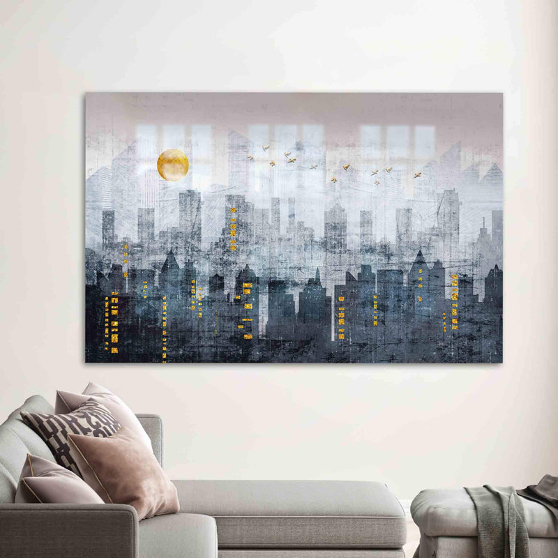 Art mural en verre trempé avec paysage urbain moderne dans des tons de gris et oiseaux dorés pour une décoration murale élégante