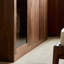Garde-robe simple et moderne