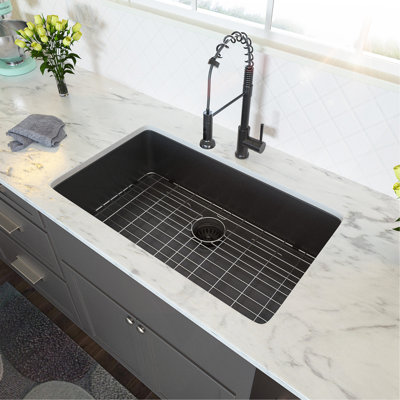 Évier de cuisine noir 33 po - 33 po x 19 po x 10 po à cuve simple en acier inoxydable de calibre 16 avec profondeur de 10 po