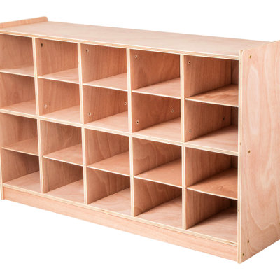 30 po de hauteur et 20 po de rangement pour livres organisés en salle de classe