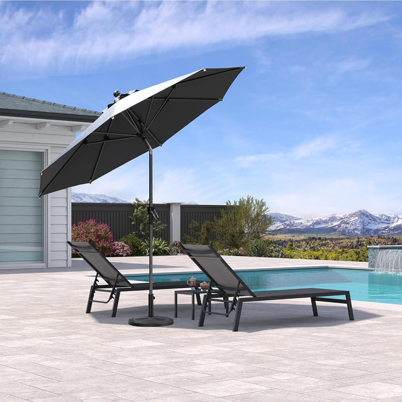 Table ronde à manivelle ronde et inclinable avec parasol gris, H 103 po x l 106 po x P 106 po, Gris