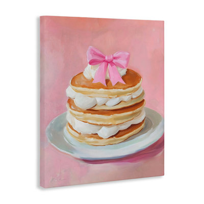 Crêpes Coquette avec toile crème fouettée, design par The Prints Vibe