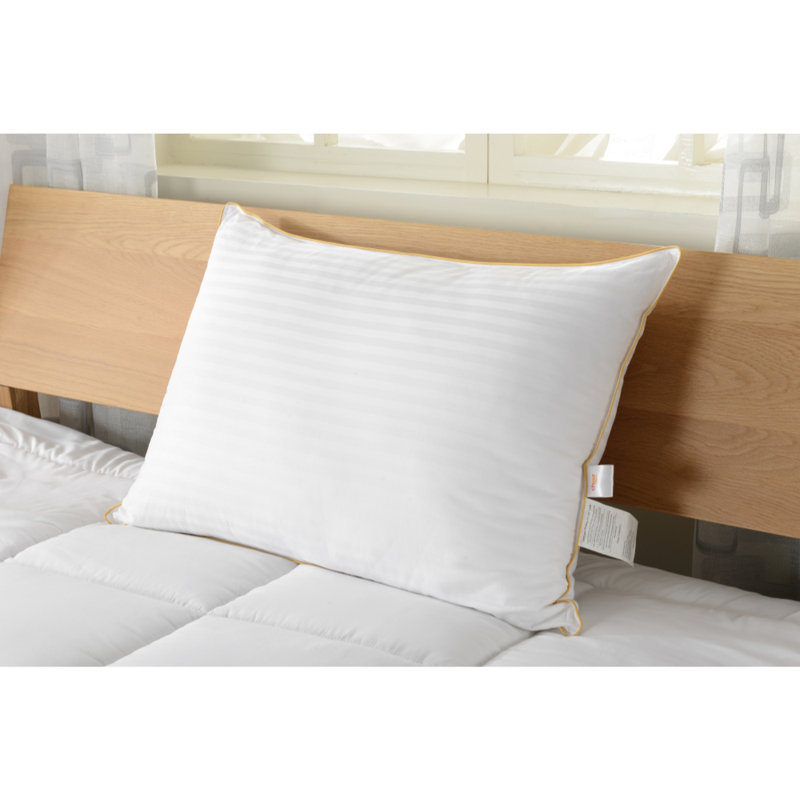 King Size White Polyester Hypoallergenic Down Alternative Pillow