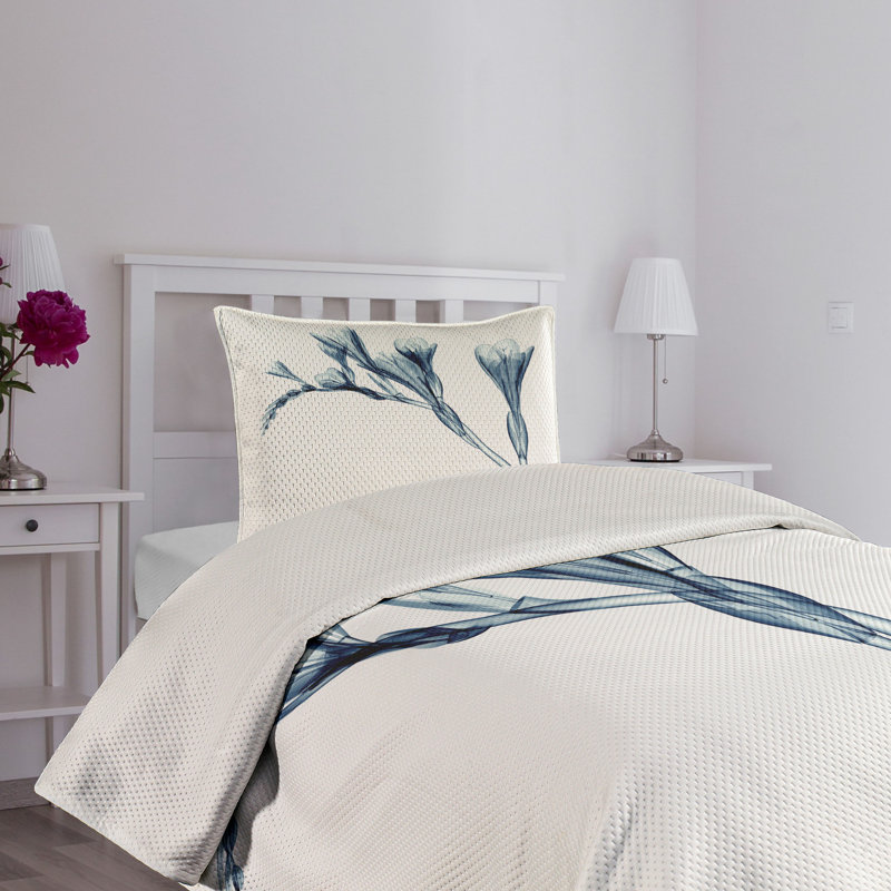 Flower Farmhouse / Country Polyester Coverlet, King Bedspread + 2 Shams