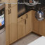 Armoire de cuisine moderne en chêne blanc avec boîte en contreplaqué, tiroirs et charnières à fermeture en douceur, agencements personnalisés-120721314-121187485
